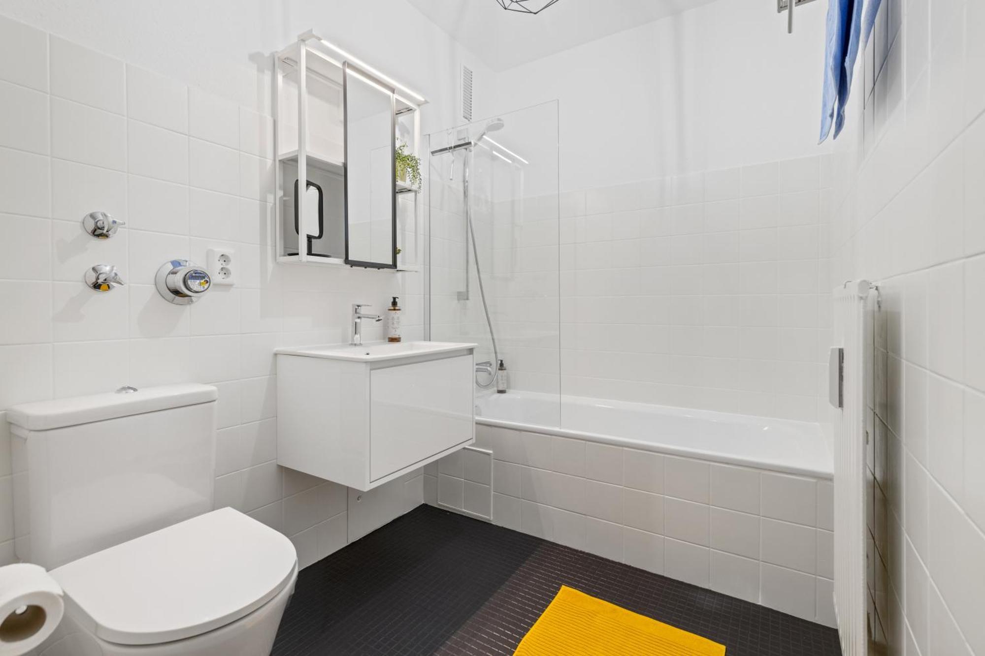 Sonniges City-Apartment Mit Suedbalkon Und Parklatz Neusass Esterno foto