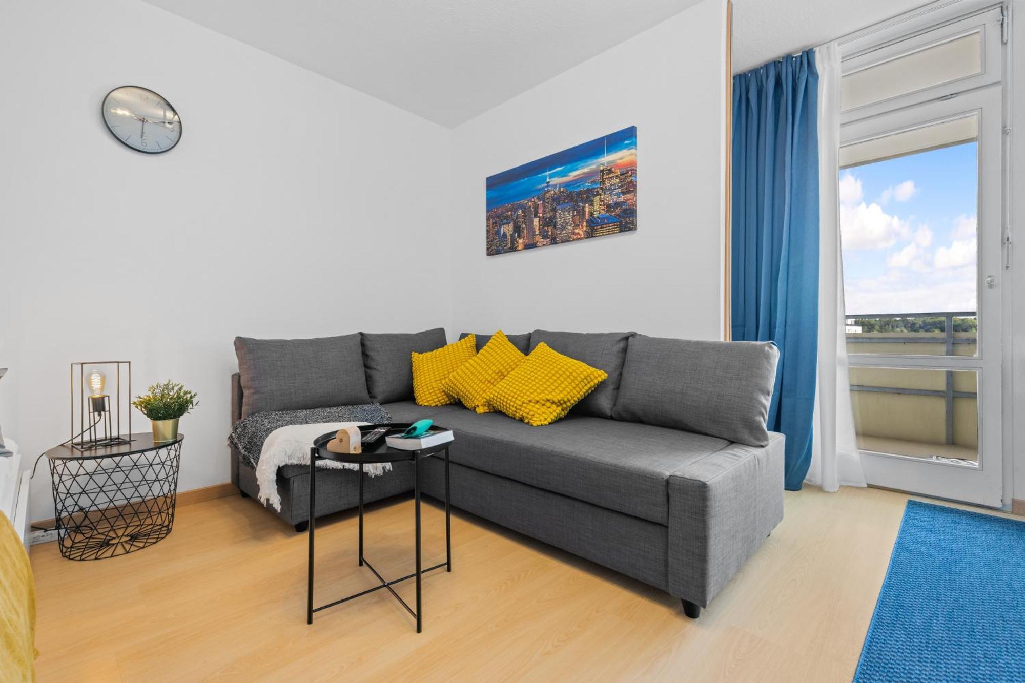 Sonniges City-Apartment Mit Suedbalkon Und Parklatz Neusass Esterno foto