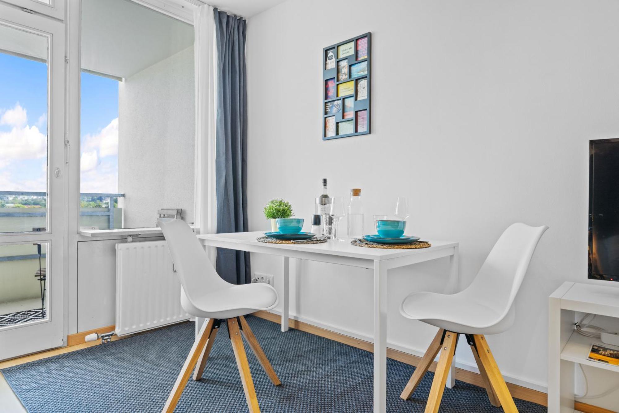 Sonniges City-Apartment Mit Suedbalkon Und Parklatz Neusass Esterno foto
